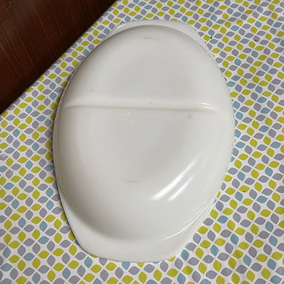Pyrex White Milk Glass Divided Serving Dish Oval 1.5 Qt - Picture 5 of 10